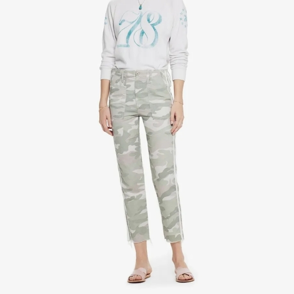 Mother Shaker Chop Crop Fray Hem Pant in Desert Camo Print